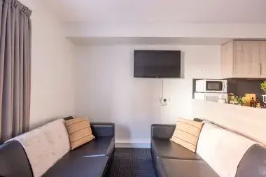 1 bedroom private hall to rent - Photo 2