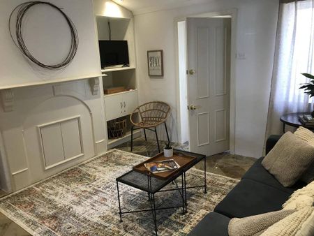 Wow! What a location and what a charming cottage, so close to everything! - Photo 3