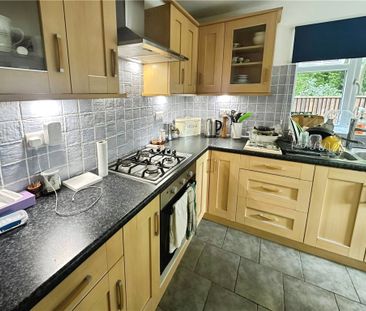 Royston Avenue, Byfleet, West Byfleet, Surrey, KT14 7PR - Photo 1