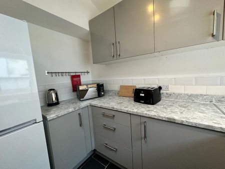 1 bed house share to rent in Collinge Street, Burnley, BB12 - Photo 2