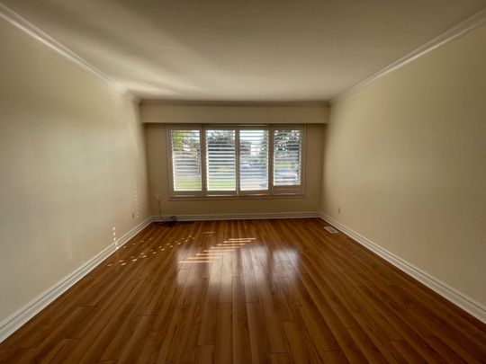 For Lease - 334 Stevenson Road Unit# Upper, Oshawa, Ontario - Photo 1