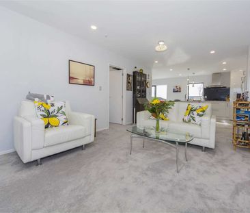 GLEN EDEN - Modern 4 bedrooms 2 bathroom family home Glen Eden - Photo 1