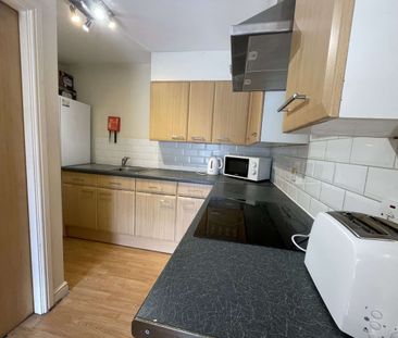Flat 1b, 1 Broomgrove Crescent, Broomhill, S10 2LQ - Photo 2