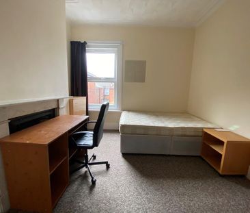 5 bedroom terraced house to rent - Photo 1