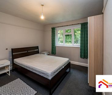 4 bedroom semi-detached house to rent - Photo 6