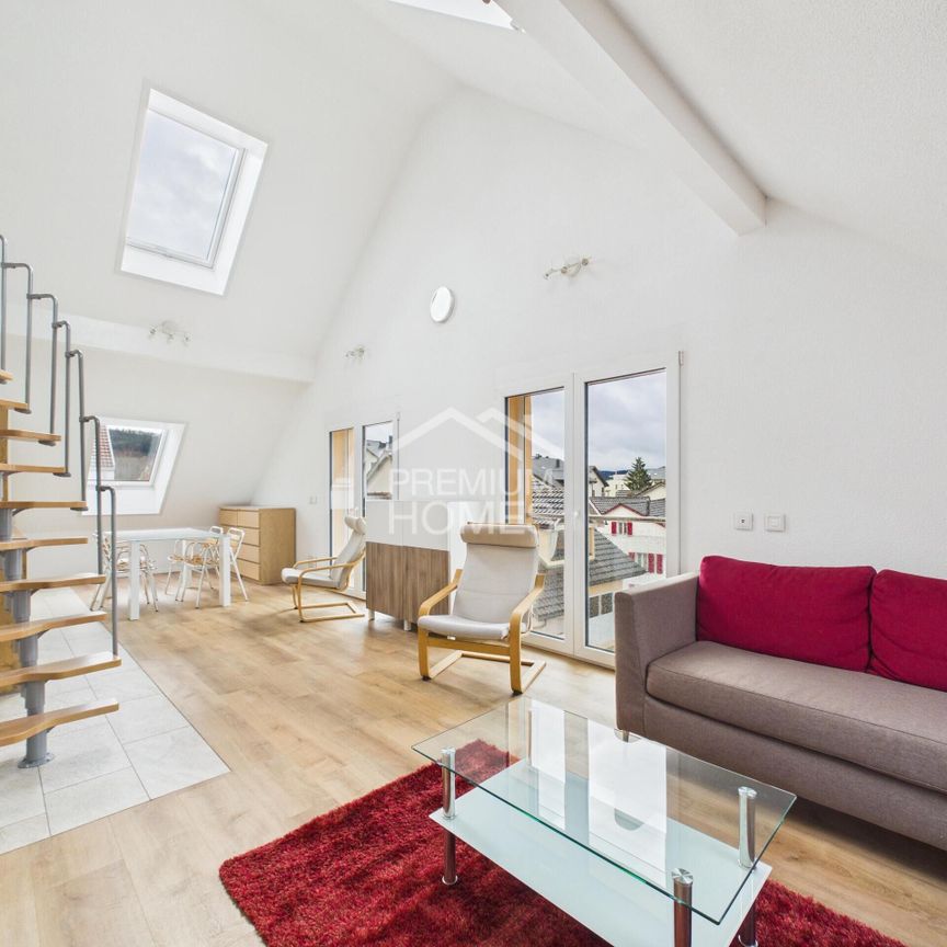 Generous living with many possibilities - Photo 1