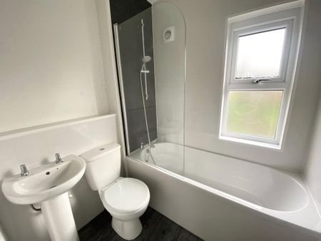 2 bedroom semi-detached house to rent - Photo 5