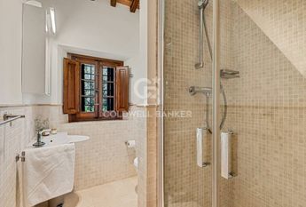 viale apua, Pietrasanta, Tuscany 55045