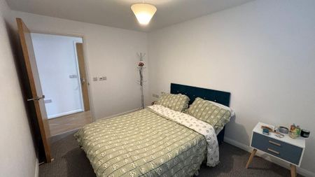 2 bedroom flat to rent - Photo 2