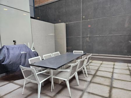 155 Yorkville Avenue #1812 - Photo 4