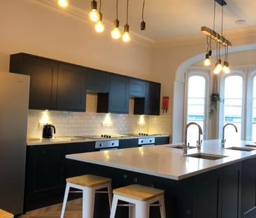 14 bedroom flat to rent - Photo 1