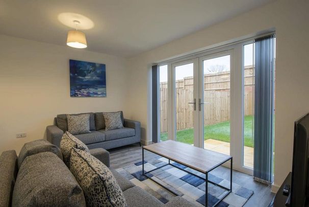 3 bedroom serviced apartment to rent - Photo 1