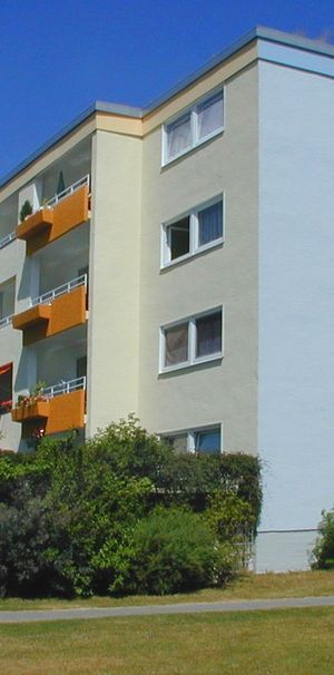 Frisch modernisiert für Sie - energieeffiziente 3-Zimmer-Wohnung // 1.OG rechts - WBS erforderlich - Photo 1