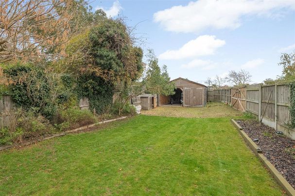 3 bedroom semi-detached house to rent - Photo 1