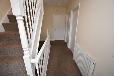 3 bedroom semi-detached house to rent - Photo 4