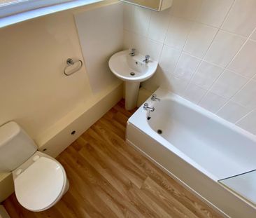 2 bedroom house - terraced to rent - Photo 1