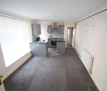 1 bedroom ground floor flat to rent - Photo 2