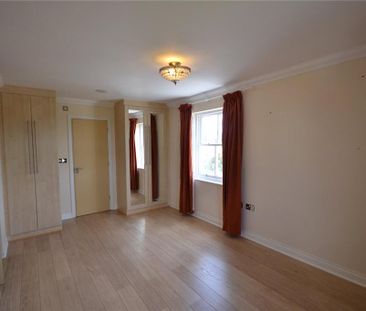 4 bedroom end of terrace house to rent - Photo 6