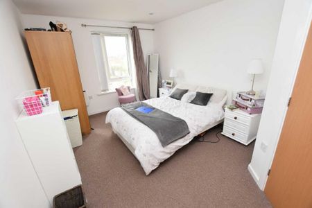 2 bedroom flat to rent - Photo 4