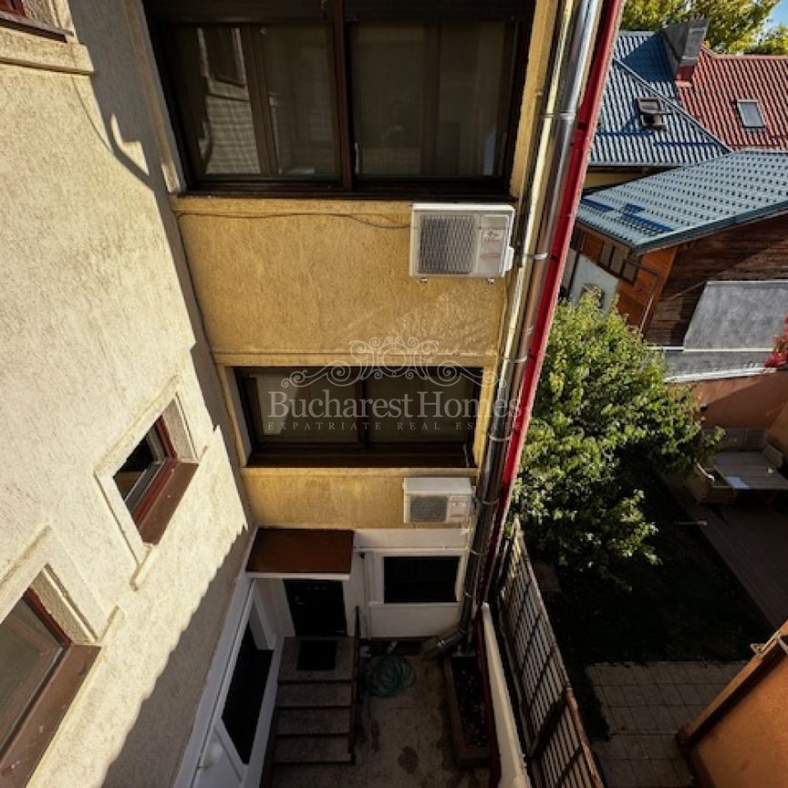 Elegant Villa with Paved Courtyard for Rent or Sale - west Domenii - Grivita Area - Fotografie 1