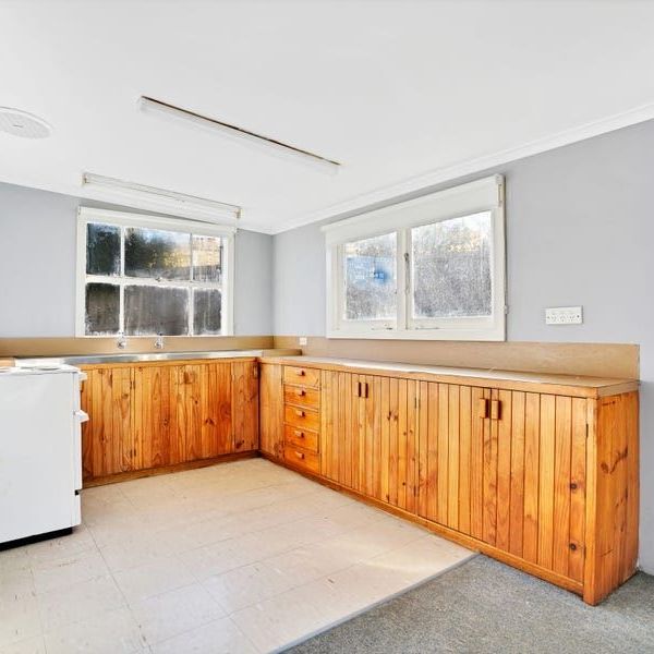 Quiet & Private Living - Photo 1