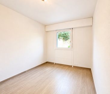 Magnificent renovated 4.5 room apartment with terrace and private g... - Photo 3