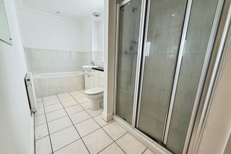 Nazeing New Road, Broxbourne - Photo 4