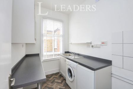 Studio to rent - Photo 5