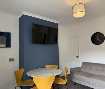 4 bedroom terraced house to rent - Photo 2