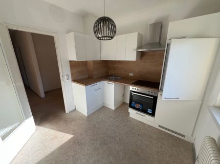 Kindberg. Großzügige Wohnung mit Loggia.-- 4 Monate Gratismiete - Photo 4