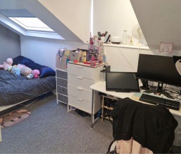 7 Bed - 150 Ash Road, Headingley, Leeds - LS6 3HB - Student - Photo 2