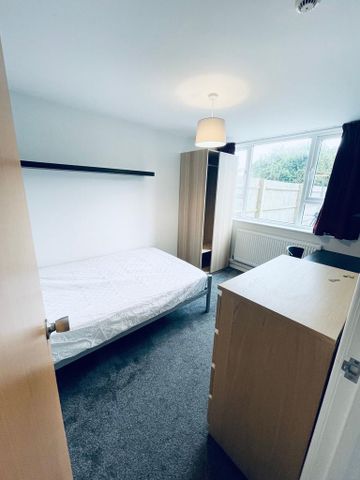 6 bedroom house to rent - Photo 4