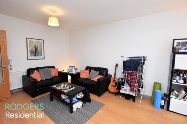 Apt 8, 108 Eglantine Avenue, Belfast, BT9 6EU - Photo 1