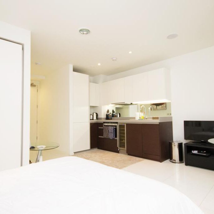 Studio to rent - Photo 1