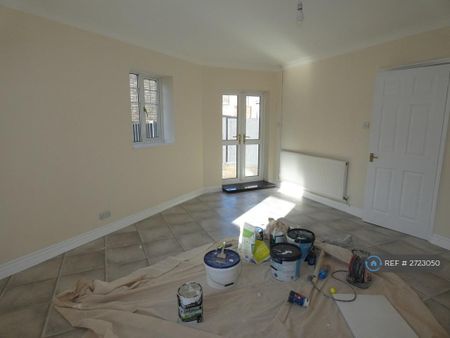 2 bedroom bungalow to rent - Photo 3