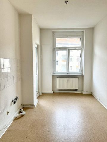 ++ Umfassende Renovierungsarbeiten vor Bezug ++ Geräumige 3-Raumwohnung in der Neustadt zu vermieten - Photo 3