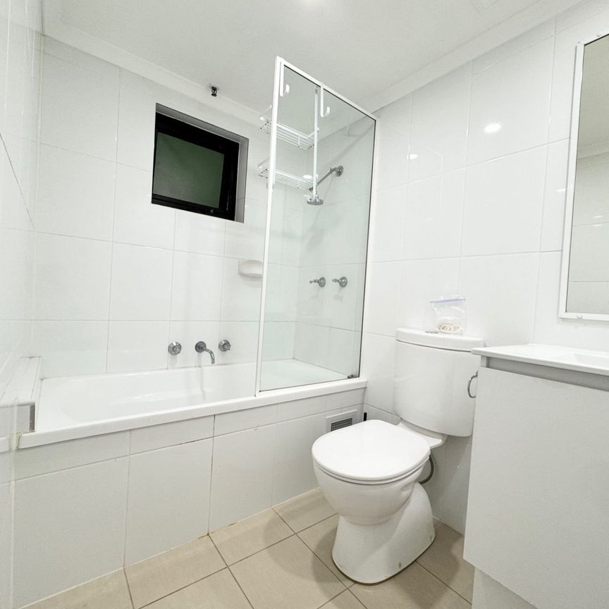 ONE BEDROOM APARTMENT WITH SECURE LOCK UP GARAGE! - Photo 1