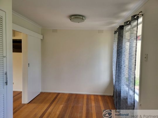 27 Kernot Crescent, Noble Park North - Photo 1