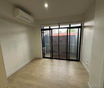 1/6 Koormiel Lane, Fitzroy North - Photo 2