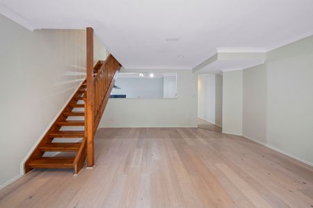 Three Bedroom townhouse - Photo 2