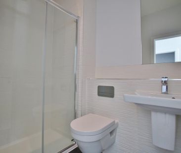 3 bedroom end of terrace house to rent - Photo 4