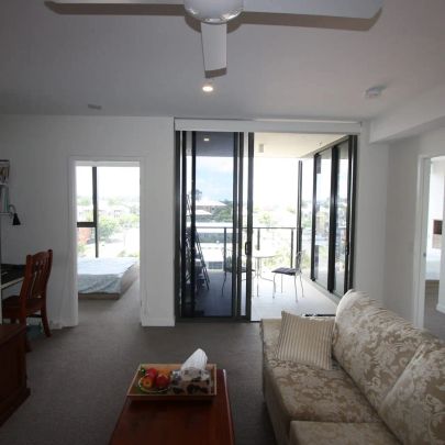 “7th Floor Luxury Living in Illumina!” - Photo 1