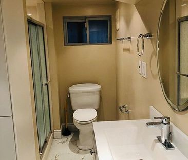 For Lease - 892 Glenwood Avenue, Burlington, Ontario - Photo 1