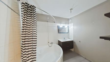 Location Appartement 3 pièces 68m² VALENCE 26000 - Photo 5