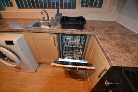 6 bedroom house to rent - Photo 5