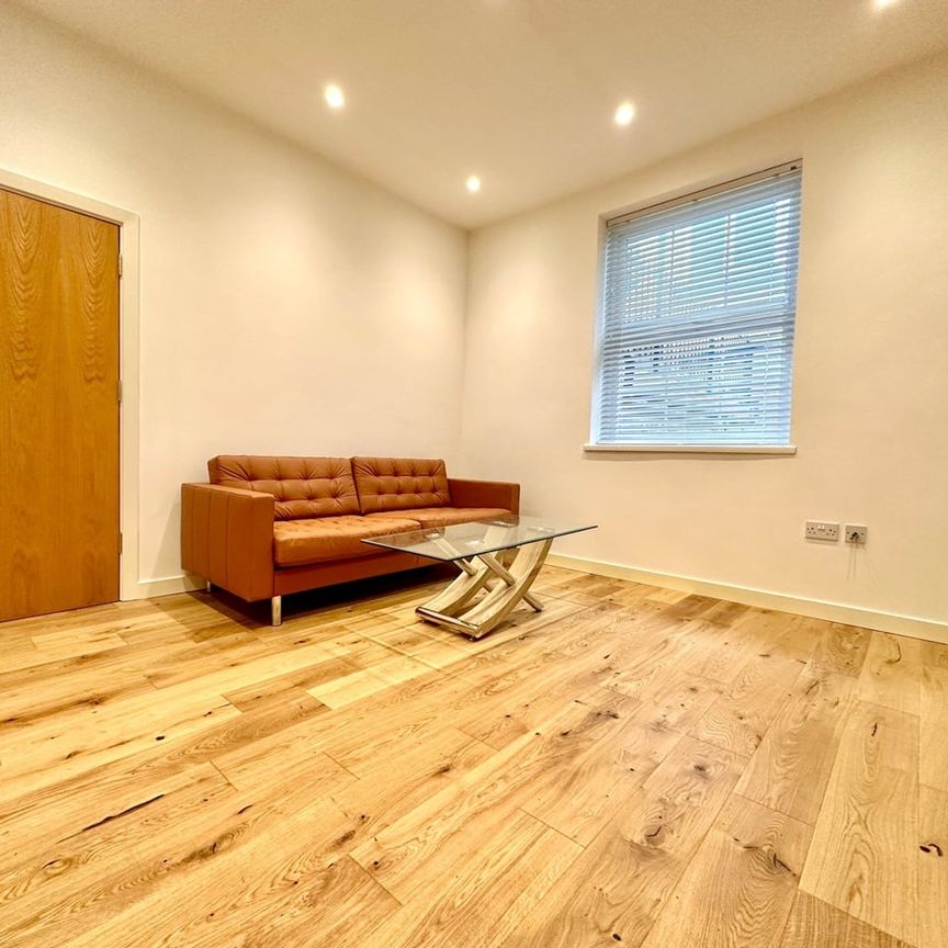 2 Bed Flat, Upper Tachbrook Street, SW1V - Photo 1