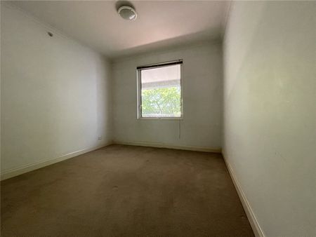 11/632 St Kilda Road - Photo 3
