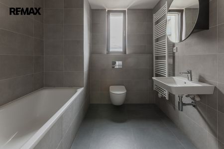 Pronájem bytu 1+kk v osobním vlastnictví 35 m², Praha 9 - Hrdlořezy - Фото 2