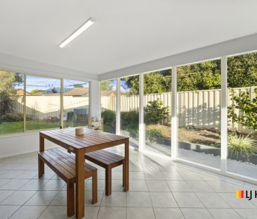 Fabulous 3 Bedroom Updated Townhouse - Photo 3