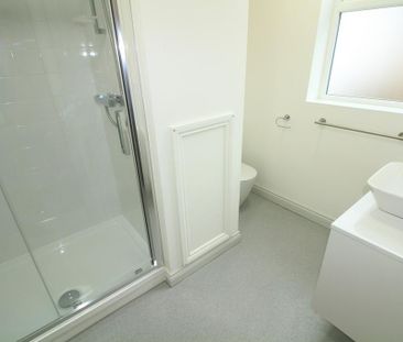 2 bedroom coach house to rent - Photo 4